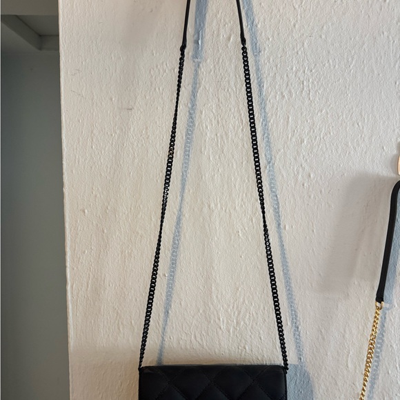 Tory Burch Handbags - Tory Burch Black Quilted Crossbody Bag